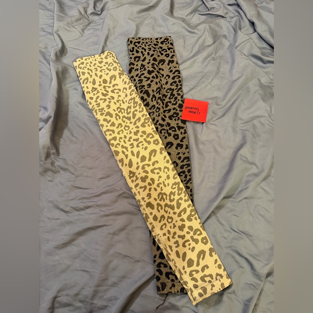 Womens Leopard Print Leggings - Cream and Gray
